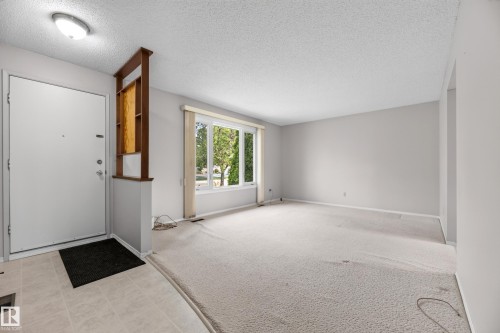 11607 139 Avenue Nw, Edmonton, AB - Indoor Photo Showing Other Room