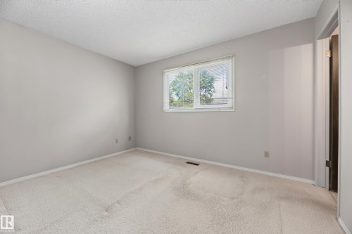 11607 139 Avenue Nw, Edmonton, AB - Indoor Photo Showing Other Room