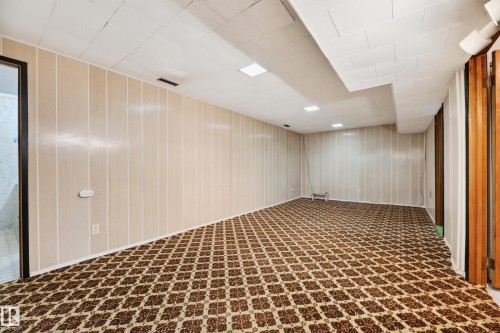 11607 139 Avenue Nw, Edmonton, AB - Indoor