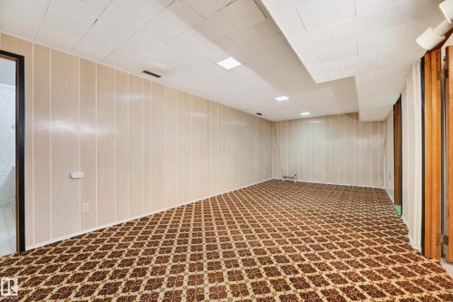 11607 139 Avenue Nw, Edmonton, AB - Indoor Photo Showing Other Room