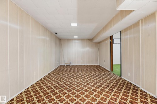11607 139 Avenue Nw, Edmonton, AB - Indoor Photo Showing Other Room