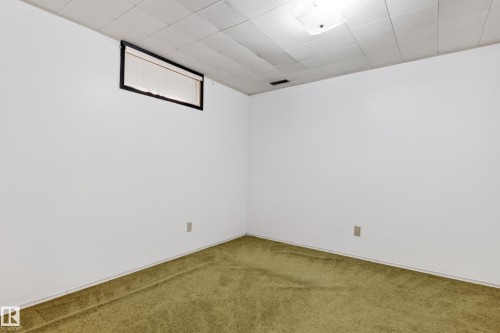 11607 139 Avenue Nw, Edmonton, AB - Indoor Photo Showing Other Room