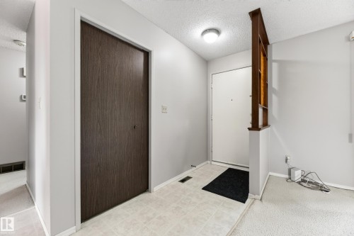 11607 139 Avenue Nw, Edmonton, AB - Indoor Photo Showing Other Room