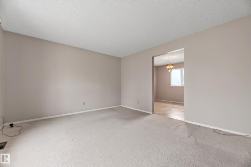 11607 139 Avenue Nw, Edmonton, AB - Indoor Photo Showing Other Room