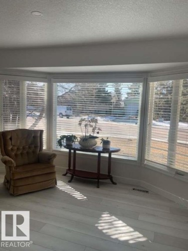 1929 65 Street Nw, Edmonton, AB 