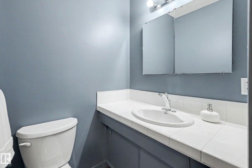 12115 40 Avenue Nw, Edmonton, AB 