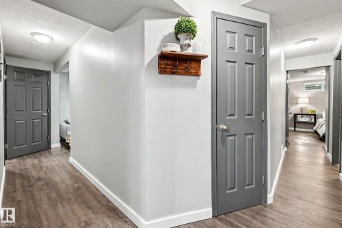 12115 40 Avenue Nw, Edmonton, AB 