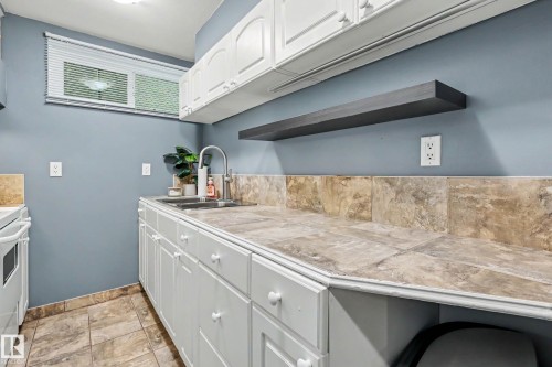 12115 40 Avenue Nw, Edmonton, AB 