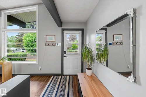 12115 40 Avenue Nw, Edmonton, AB 