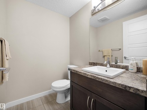 3346 15A Avenue Nw, Edmonton, AB 
