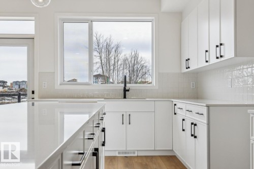 3035 5 Avenue Sw, Edmonton, AB 