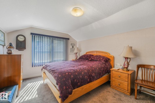 2nd bedroom located on the 3rd floor. - 10531 137 Street Nw, Edmonton, AB 