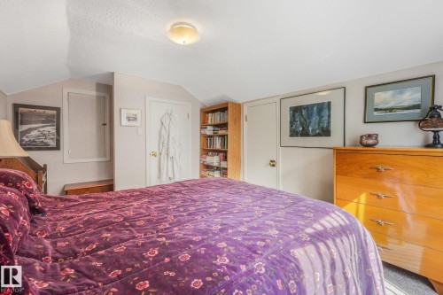 2nd bedroom on 3rd floor - 10531 137 Street Nw, Edmonton, AB 