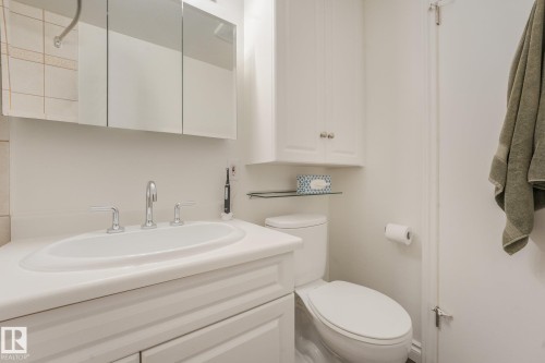 Main bathroom located on the 2nd floor - 10531 137 Street Nw, Edmonton, AB 