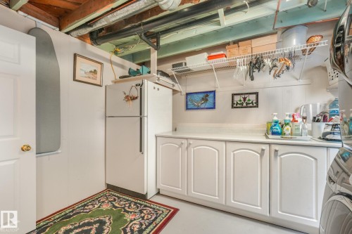 Bright laundry area located on 4th floor. - 10531 137 Street Nw, Edmonton, AB 