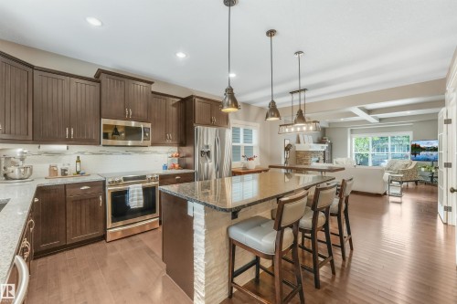 7916 Summerside Grande Boulevard Sw, Edmonton, AB - Indoor Photo Showing Kitchen With Upgraded Kitchen