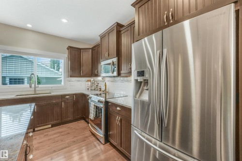7916 Summerside Grande Boulevard Sw, Edmonton, AB - Indoor Photo Showing Kitchen With Upgraded Kitchen
