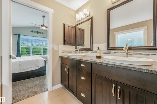 7916 Summerside Grande Boulevard Sw, Edmonton, AB - Indoor Photo Showing Bathroom