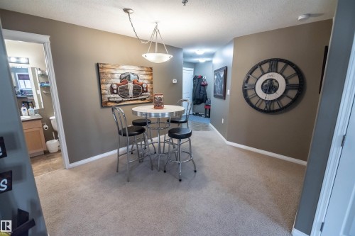 #124 300 Spruce Ridge Rd, Spruce Grove, AB - Indoor Photo Showing Dining Room