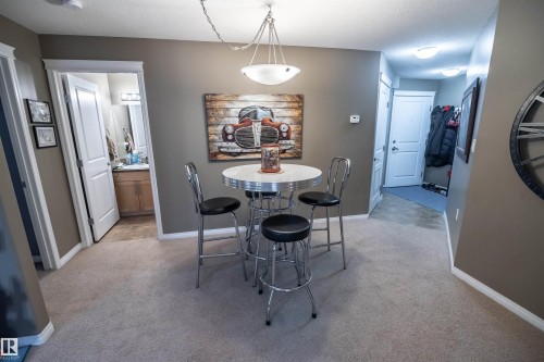 #124 300 Spruce Ridge Rd, Spruce Grove, AB - Indoor Photo Showing Dining Room