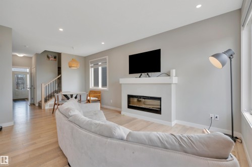 20007 15 Avenue Nw, Edmonton, AB 