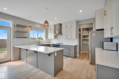 20007 15 Avenue Nw, Edmonton, AB 