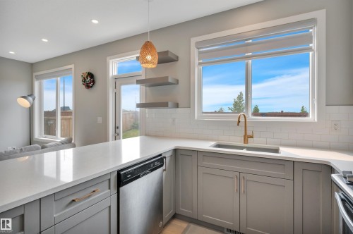 20007 15 Avenue Nw, Edmonton, AB 