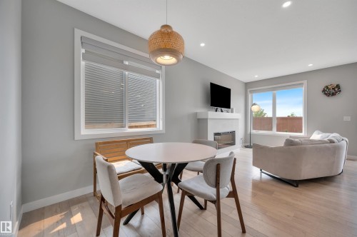 20007 15 Avenue Nw, Edmonton, AB 