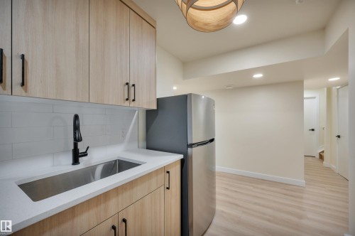 20007 15 Avenue Nw, Edmonton, AB 