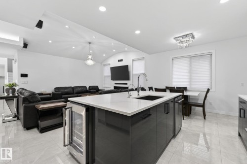 7304 164 Avenue Nw, Edmonton, AB 
