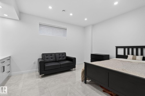 7304 164 Avenue Nw, Edmonton, AB 