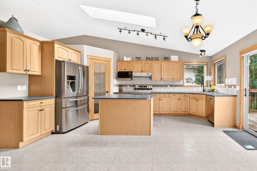 2255 Brennan Court Nw, Edmonton, AB 
