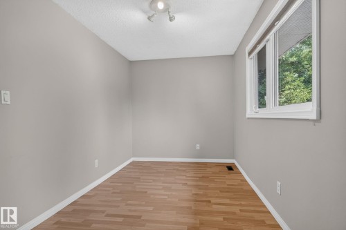 14703 58 Ave Nw, Edmonton, AB 