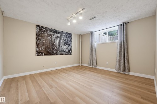 817 Erin Place Nw, Edmonton, AB 
