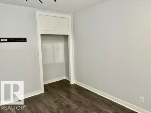 Wood-finish flooring - 5614 50 Street, Vegreville, AB 