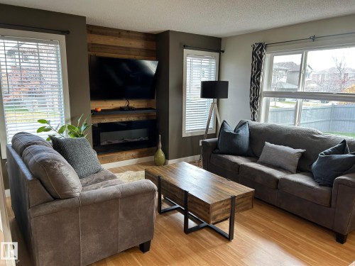 Wood-finish flooring throughout - 20007 131 Avenue Nw, Edmonton, AB 