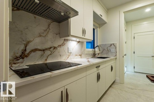 12306 39 Avenue Nw, Edmonton, AB 