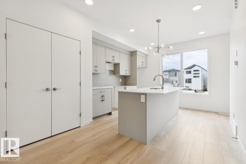 8148 228 Street Nw, Edmonton, AB 