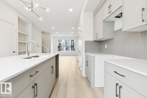 8148 228 Street Nw, Edmonton, AB 