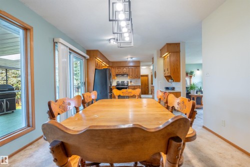 5825 52 Street, Wetaskiwin, AB - Indoor Photo Showing Dining Room