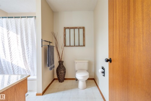 5825 52 Street, Wetaskiwin, AB - Indoor Photo Showing Bathroom