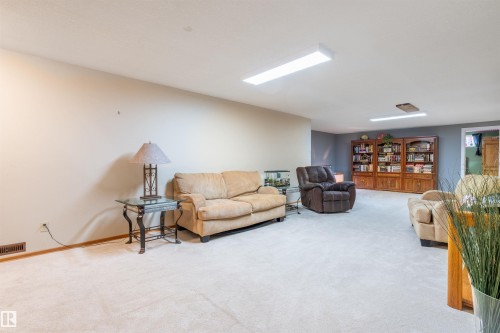 5825 52 Street, Wetaskiwin, AB - Indoor Photo Showing Other Room