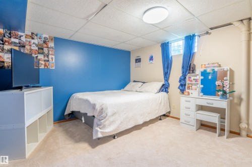 5825 52 Street, Wetaskiwin, AB - Indoor Photo Showing Bedroom
