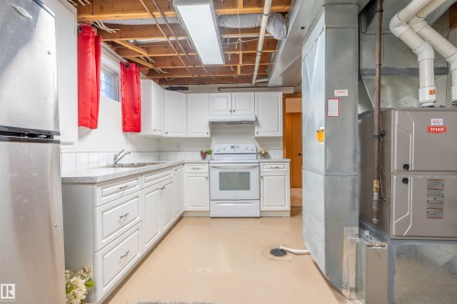 5825 52 Street, Wetaskiwin, AB - Indoor