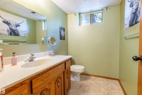 5825 52 Street, Wetaskiwin, AB - Indoor Photo Showing Bathroom
