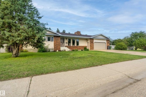 5825 52 Street, Wetaskiwin, AB - Outdoor