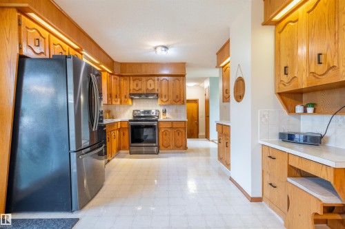 5825 52 Street, Wetaskiwin, AB - Indoor Photo Showing Kitchen