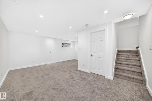 16524 135 Street Nw, Edmonton, AB 