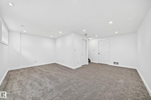 16524 135 Street Nw, Edmonton, AB 