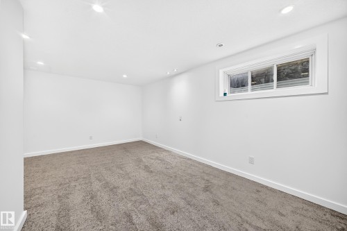 16524 135 Street Nw, Edmonton, AB 